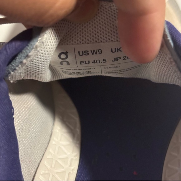 ON RUNNING WOMEN'S CLOUDVISTA TRAIL RUNNING SHOE - Picture 10 of 11